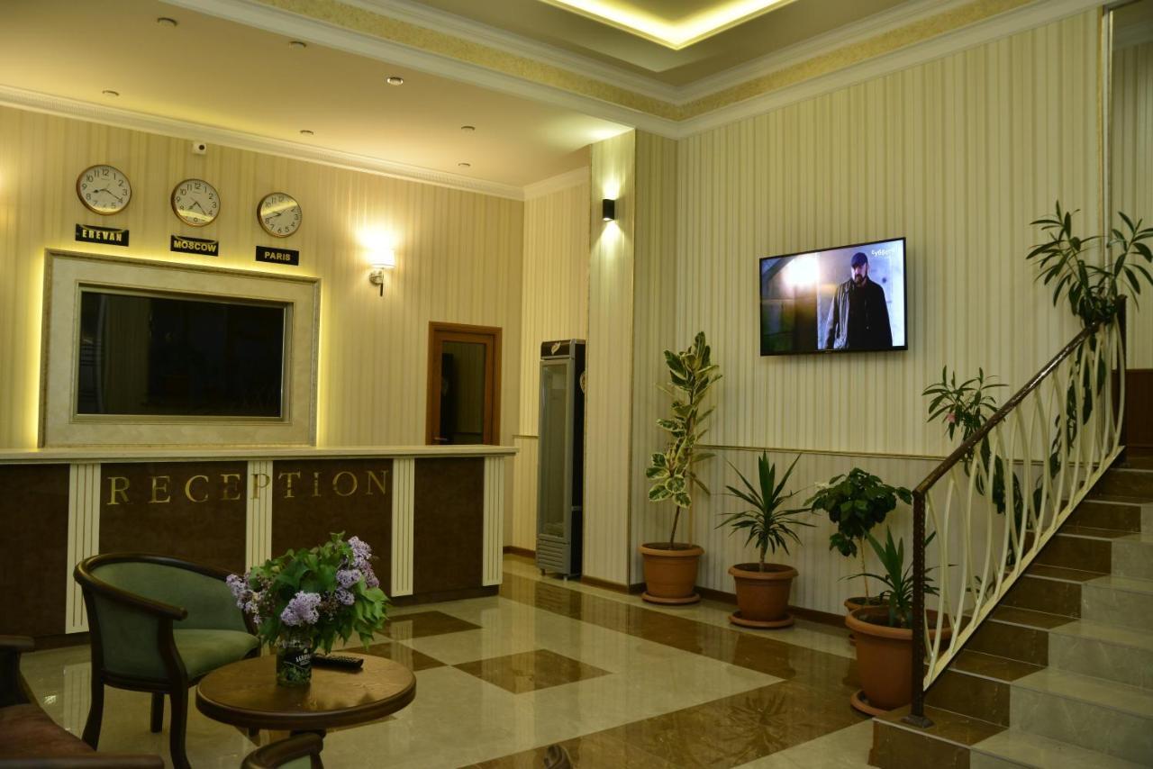 Hôtel Khrchit à Martuni Extérieur photo
