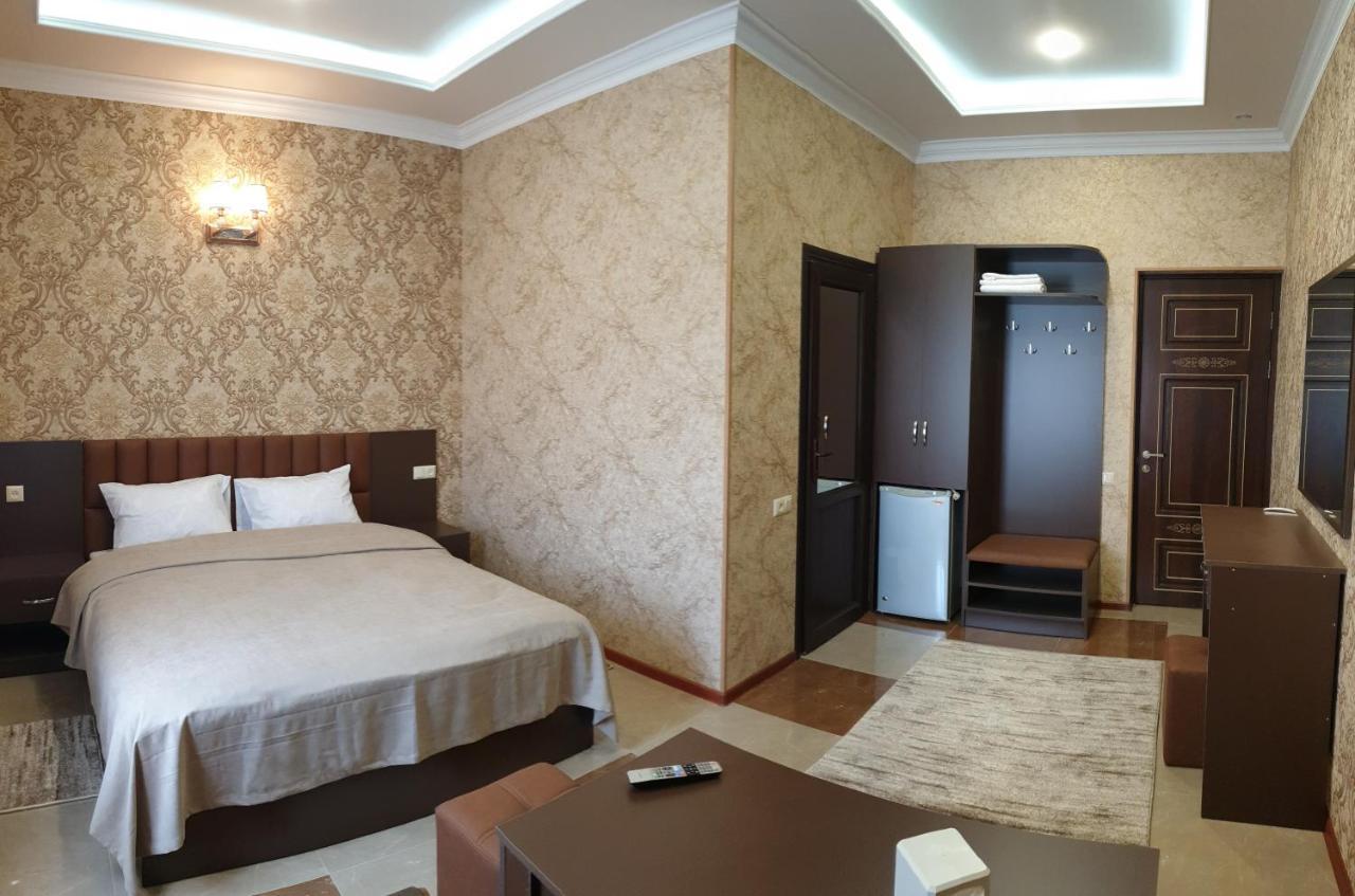 Hôtel Khrchit à Martuni Extérieur photo